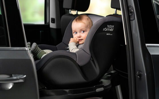 Детское автомобильное кресло 0-1 Britax Romer Dualfix 3 i-size