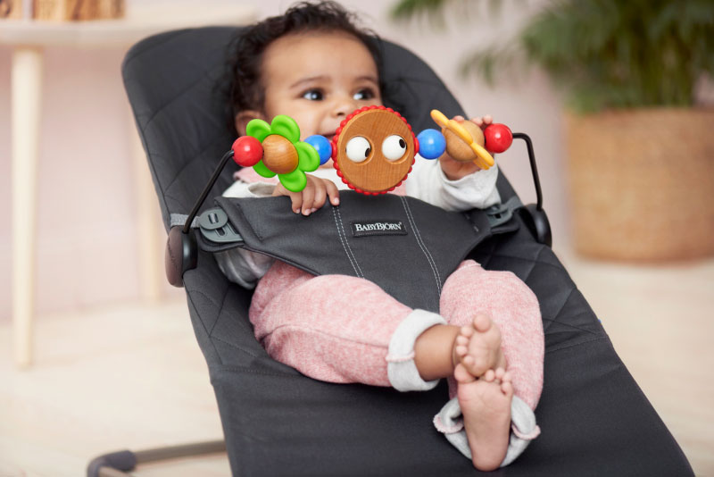 Набор из кресла-шезлонга BabyBjorn Balance Cotton и игрушки Googly Eyes