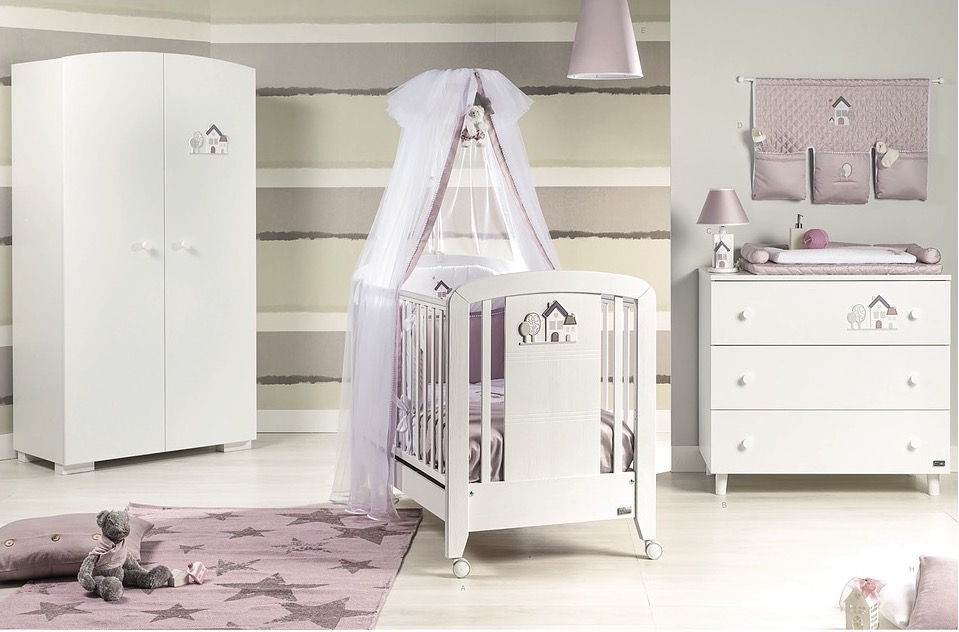 Классическая итальянская кроватка для новорожденного на колесиках с ящиком