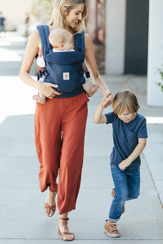 ergobaby adapt navy mini dots