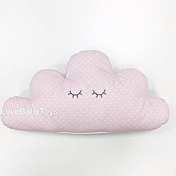 Бортик Облако среднее розовое в горох предназначен для переднего ограждения кроватки новорожденного
