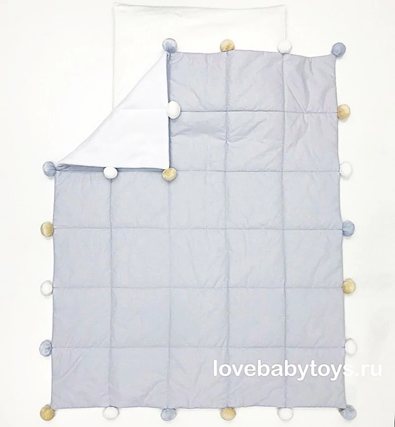 Детский плед-одеяло стеганый с помпонами для новорожденных серый размером 120 х 100 см от LoveBabyToys