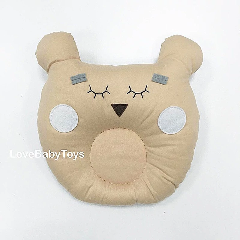 Детская ортопедическая подушка для новорожденных Мишка от LoveBabyToys из коллекции Серебряная луна размером 26 х 24 см