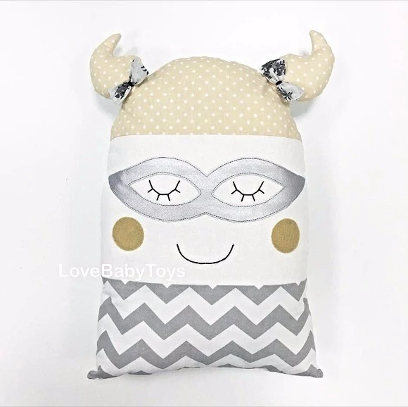 Бортик в кроватку новорожденному Девочка в маске, коллекция Серебряная Луна, LoveBabyToys
