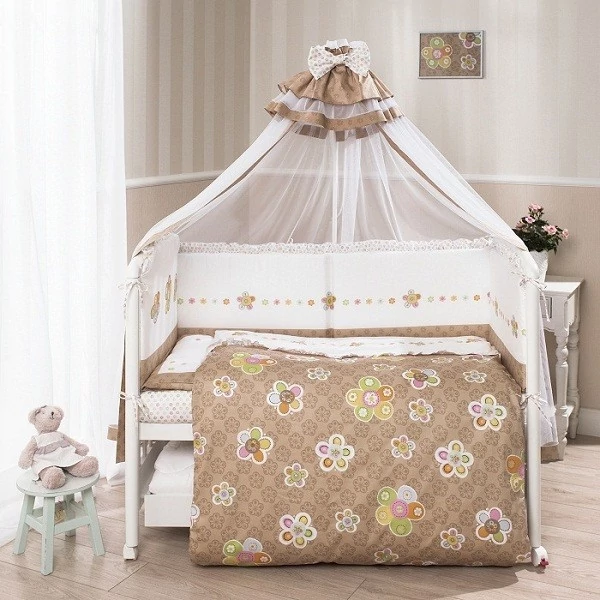 Комплекты белья в детскую кроватку новорожденому Perina