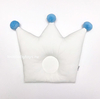 Детская ортопедическая подушка для новорожденных Корона от LoveBabyToys с голубыми помпонами размером 32 х 25 см