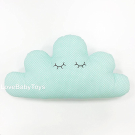 Бортик Облако среднее мятное в горох предназначен для переднего ограждения кроватки новорожденного